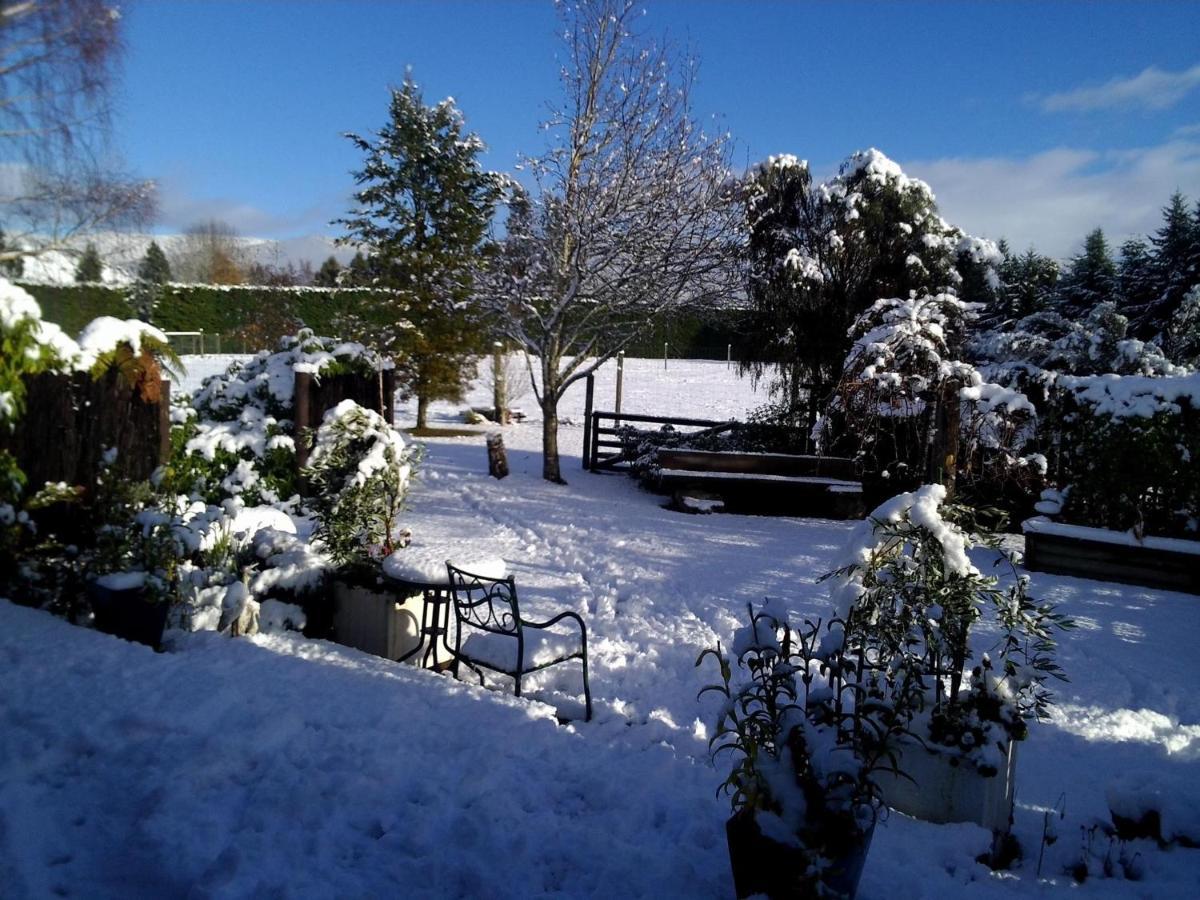 Alpine Rock B&B Te Anau Exterior photo