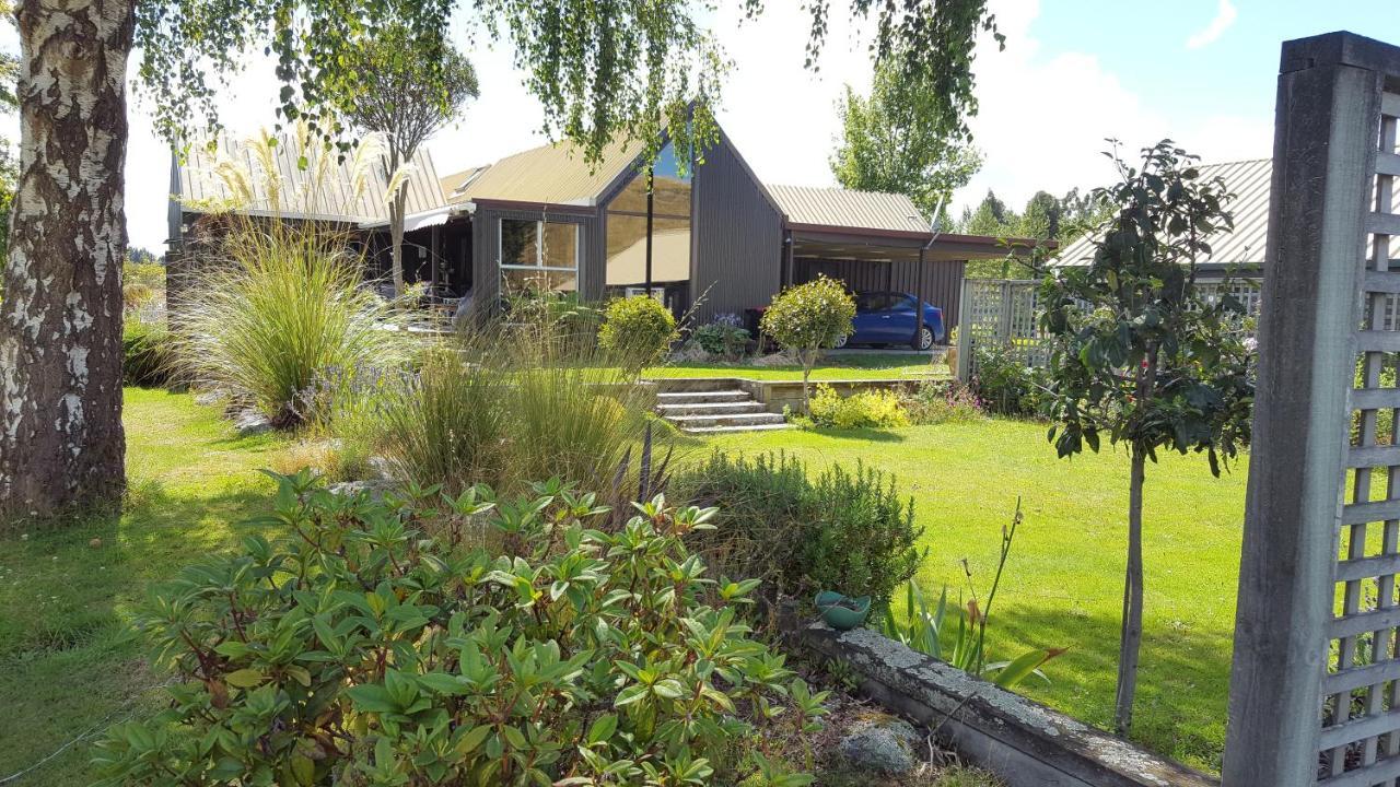 Alpine Rock B&B Te Anau Exterior photo