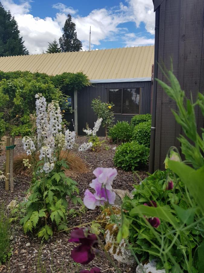 Alpine Rock B&B Te Anau Exterior photo