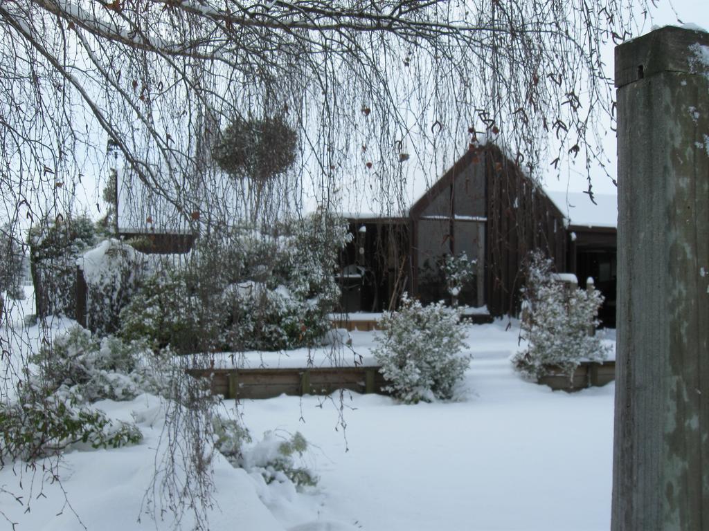 Alpine Rock B&B Te Anau Exterior photo