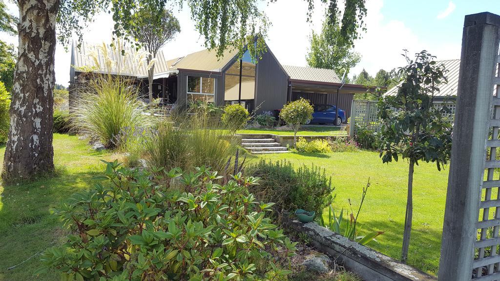 Alpine Rock B&B Te Anau Exterior photo